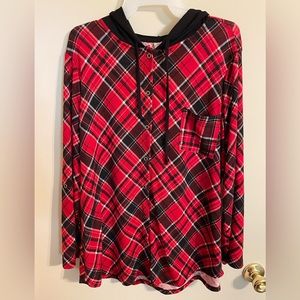 No Boundaries Junior's Red & Black Plaid Hooded Shirt